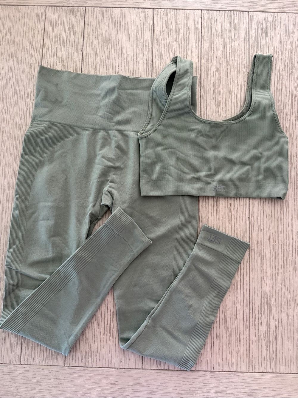 SET Active Sage Green Ribbed Activewear set Top Xs/S Leggings S/M